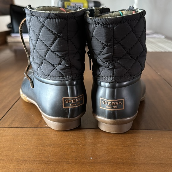 Sperry Winter Boots - Picture 4 of 9